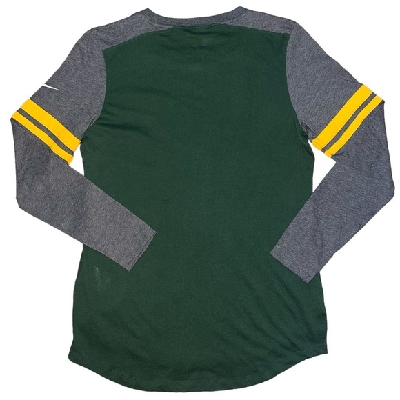 {EUC Women’s Green Bay Packers Nike Dri-FIT Long Sleeve T-Shirt in Green Small} - Picture 2 of 9